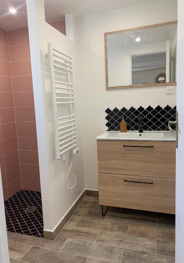 Ravissant Avec Jacuzzi Apartment *